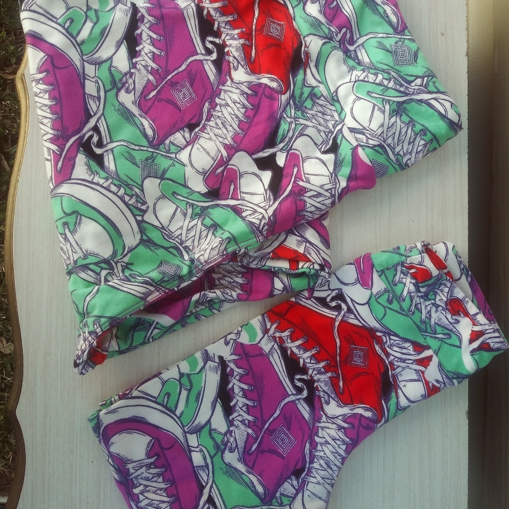LulaRoe Converse leggings